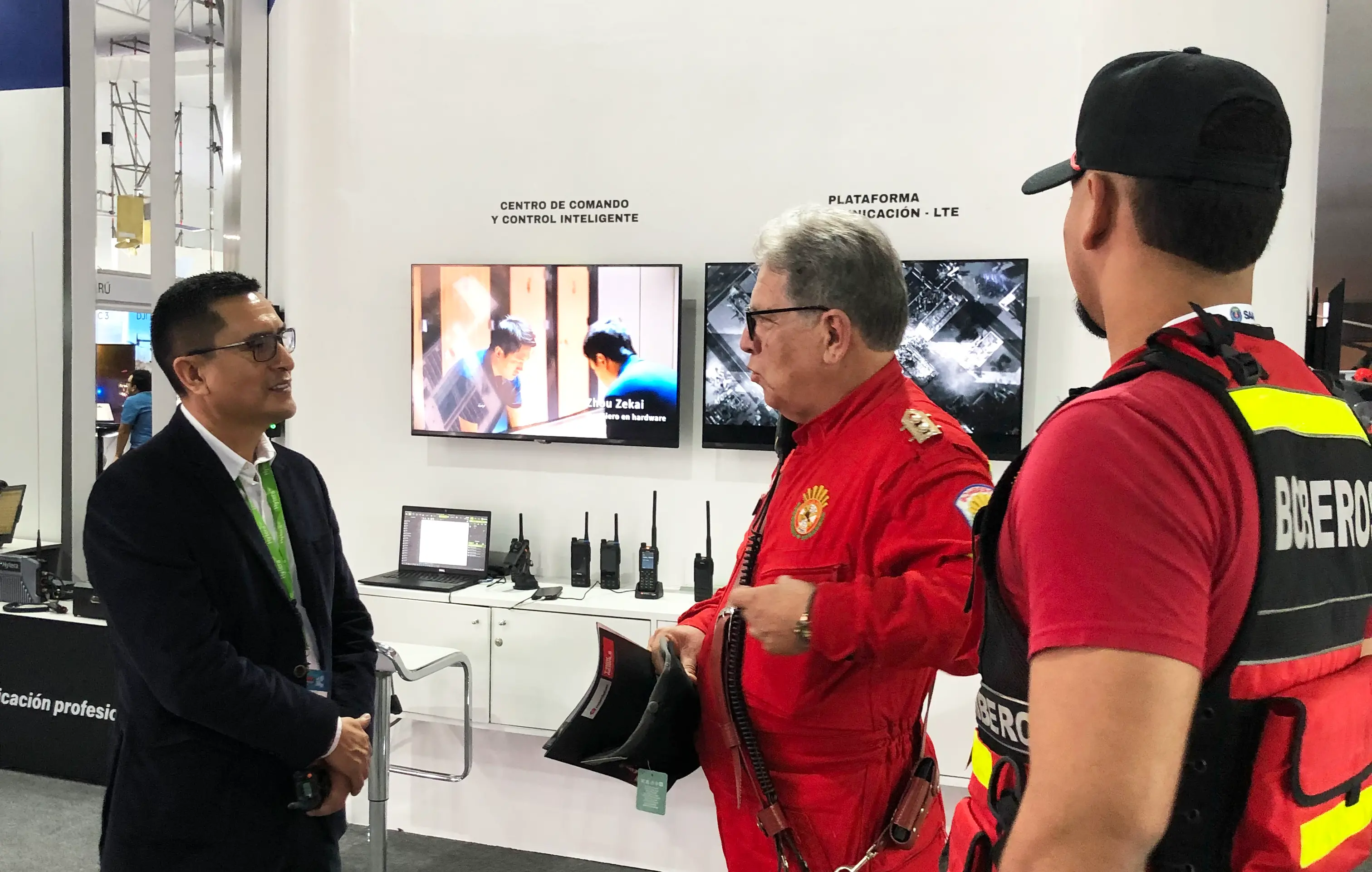 Radios para policías y bomberos