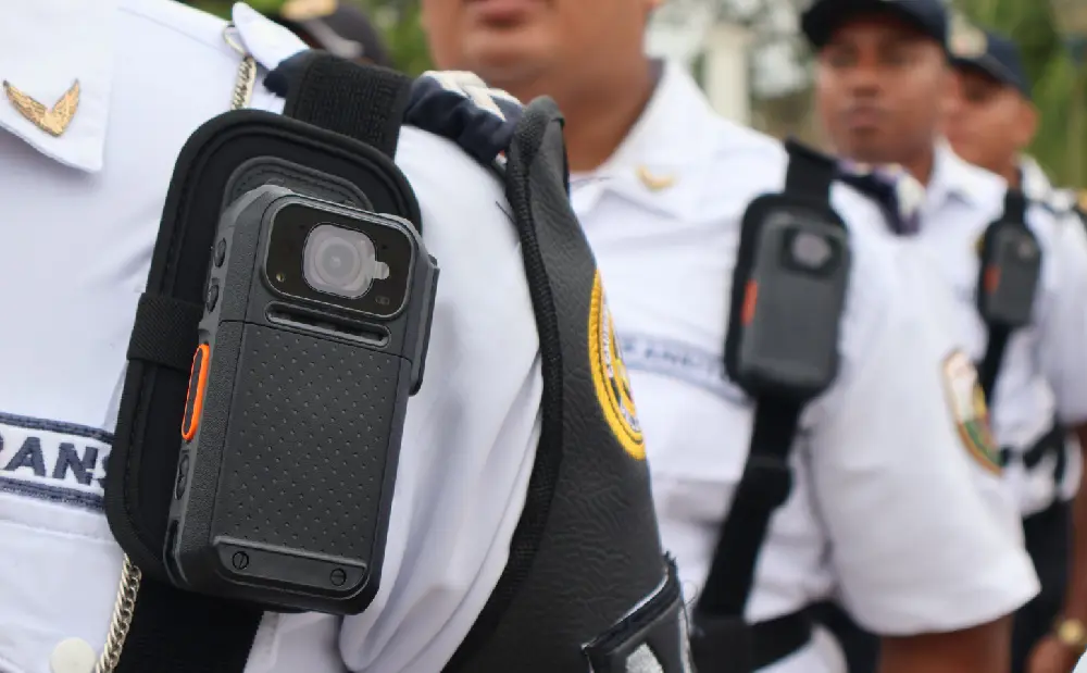 Comisión de Tránsito de Ecuador con Bodycams Hytera