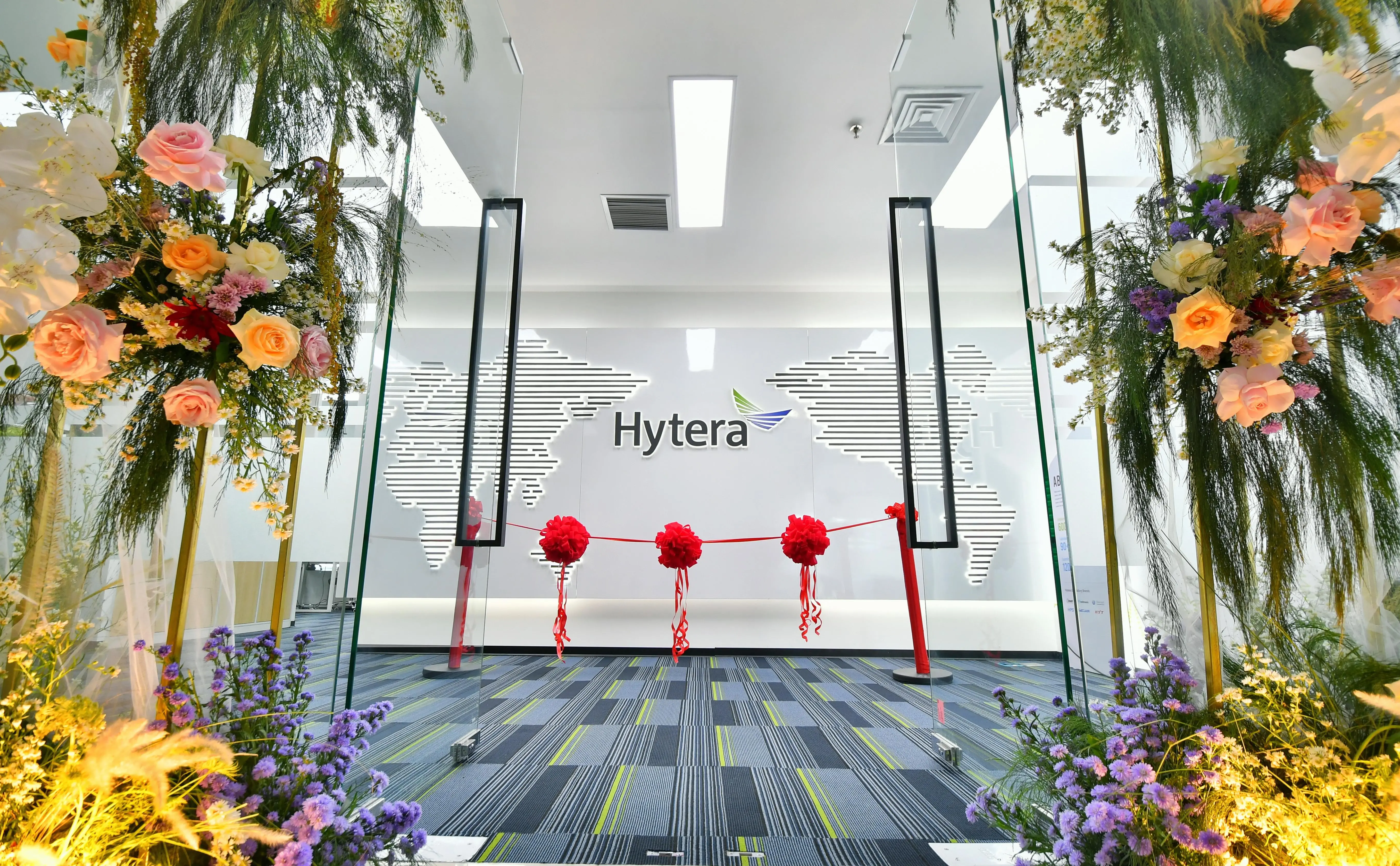 Hytera Rayakan 20 Tahun Bisnisnya di Indonesia dengan Pembukaan Kantor Baru dan Konferensi para Mitra