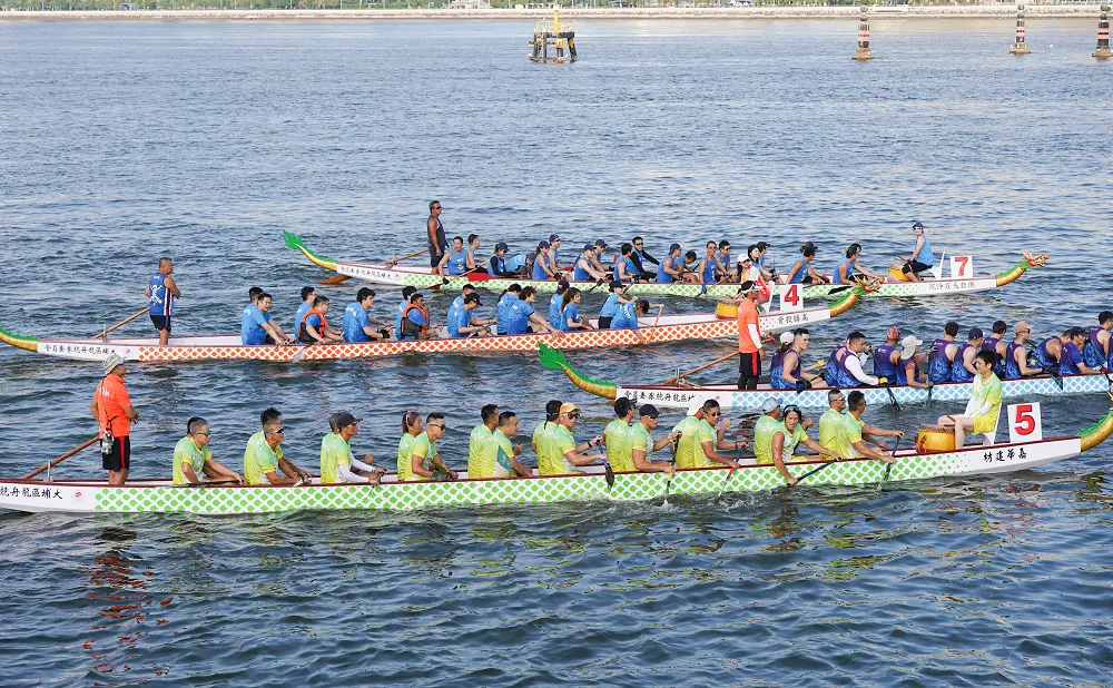 Hytera Team Joins Dragon Boat Charity Race in Hong Kong